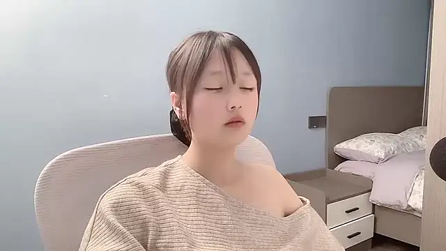 Xiaoqing00 online show from 04/18/26, 02:19