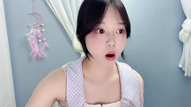 Snapshot of Xiaoqing00 chatting on 06/18/26, 10:53 Xiaoqing00 online show from 06/18/26, 10:53