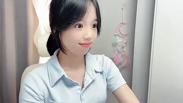 Snapshot of Xiaoqing00 chatting on 06/07/26, 12:10 Xiaoqing00 online show from 06/07/26, 12:10