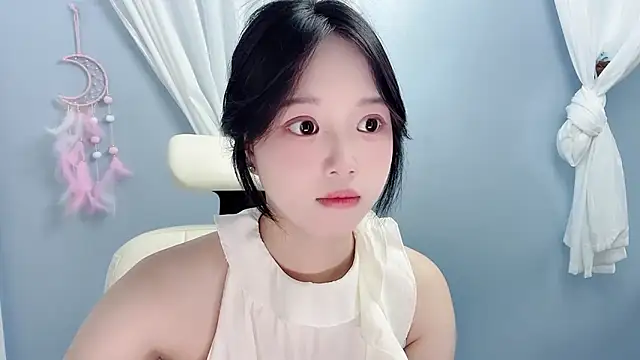 Snapshot of Xiaoqing00 chatting on 06/19/26, 05:57 Xiaoqing00 online show from 06/19/26, 05:57