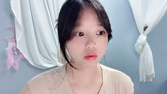 Snapshot of Xiaoqing00 chatting on 06/25/26, 04:43 Xiaoqing00 online show from 06/25/26, 04:43