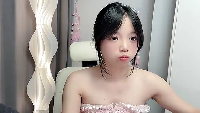 Xiaoqing00 online show from 05/20/26, 02:47