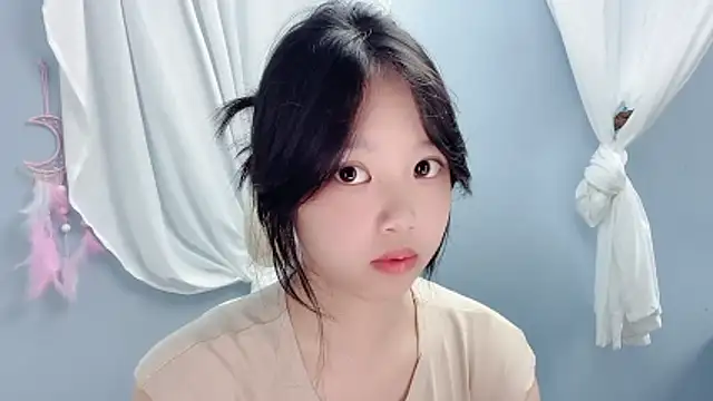 Snapshot of Xiaoqing00 chatting on 06/25/26, 05:12 Xiaoqing00 online show from 06/25/26, 05:12