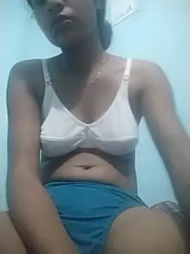 Shaniya03 online show from 04/18/26, 07:07