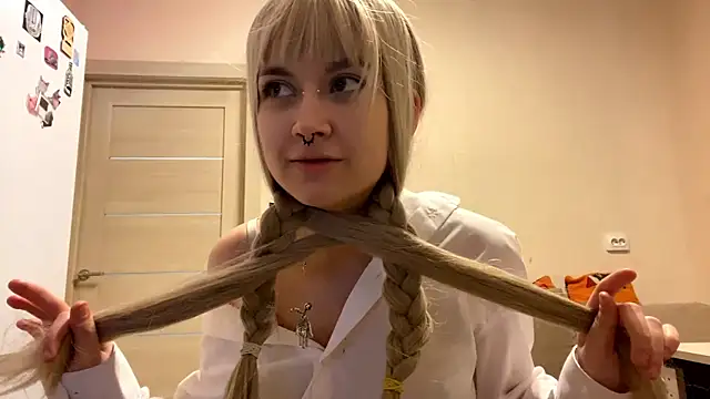 AllegraStaffieri online show from 04/16/26, 09:50