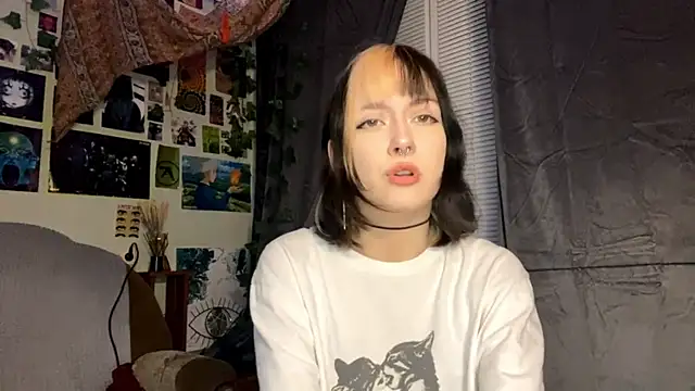 AllegraStaffieri online show from 04/08/26, 09:16