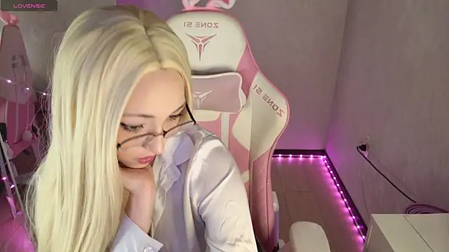 Nona meow online show from 04/10/26, 06:26