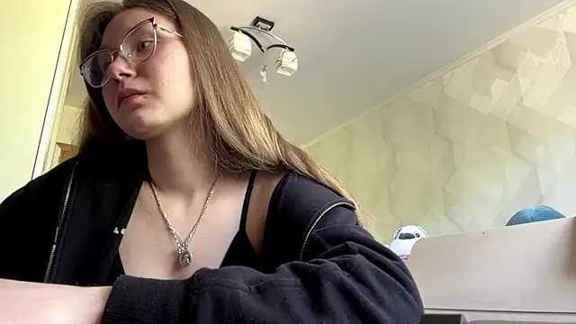 UncaringArtery online show from 05/11/26, 06:15