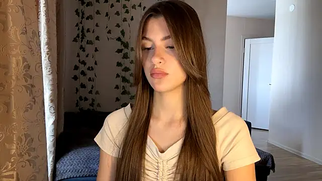 LiseVener online show from 05/04/26, 05:22
