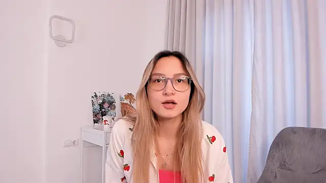 AleidaKallen online show from 04/18/26, 08:49