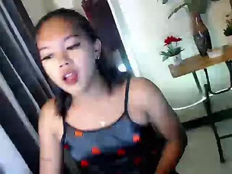 Snapshot of naomi_scarlet chatting on 04/14/26, 04:23 naomi scarlet online show from 04/14/26, 04:23