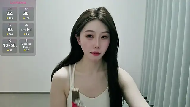 Snapshot of LUNYI-CC chatting on 05/12/26, 12:00 LUNYI-CC online show from 05/12/26, 12:00