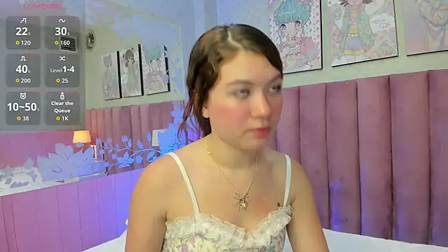 Hellencute18  online show from 06/25/26, 11:04