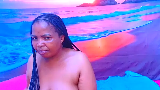 GoldenLuxeLady online show from 06/03/26, 11:55