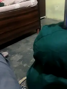 pujaji098 online show from 04/22/26, 04:25