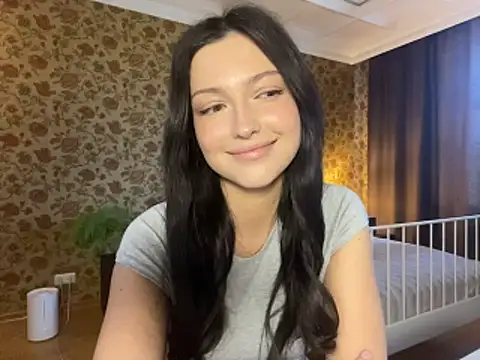 Snapshot of Miley_Shine chatting on 04/11/26, 01:15 Miley Shine online show from 04/11/26, 01:15