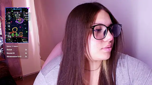 Snapshot of Dreamboo__ chatting on 04/19/26, 06:10 Dreamboo online show from 04/19/26, 06:10