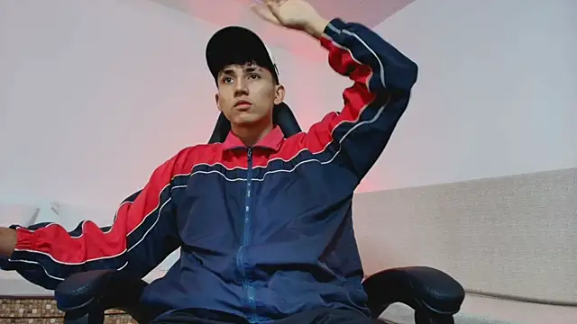 Valentino Rey online show from 05/04/26, 12:19