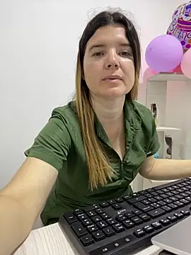 Snapshot of amelia_16 chatting on 06/04/26, 02:33 amelia 16 online show from 06/04/26, 02:33