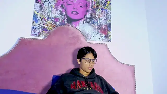 LiamKron online show from 04/21/26, 11:28
