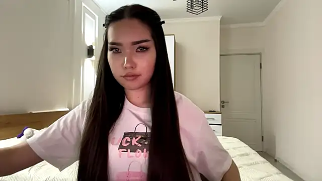 Snapshot of MardellHeavrin chatting on 04/14/26, 02:22 MardellHeavrin online show from 04/14/26, 02:22