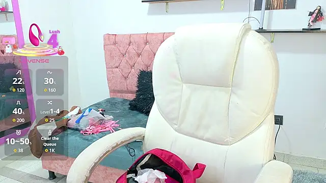 Snapshot of VelinaHoney chatting on 06/17/26, 12:48 VelinaHoney online show from 06/17/26, 12:48