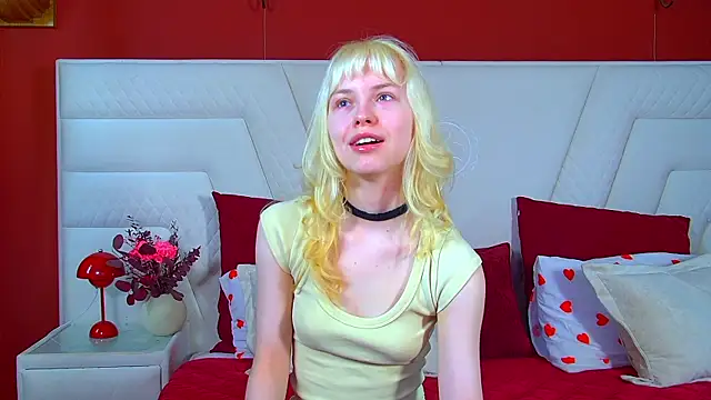 Snapshot of HannahHollis chatting on 05/26/26, 06:22 HannahHollis online show from 05/26/26, 06:22