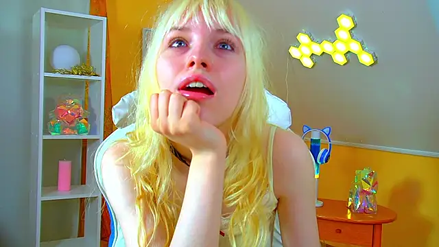 HannahHollis online show from 07/05/26, 06:31
