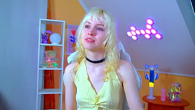HannahHollis online show from 06/14/26, 06:14