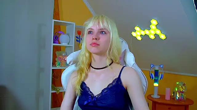 HannahHollis online show from 07/01/26, 06:25