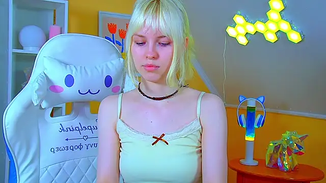 HannahHollis online show from 07/12/26, 06:20