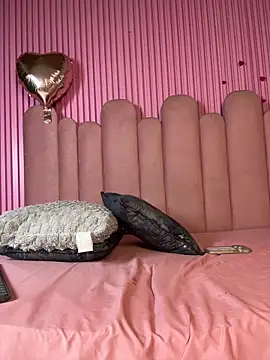 LunaBaxter  online show from 04/13/26, 12:09