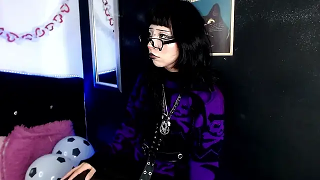 Snapshot of KiomyVamp chatting on 06/04/26, 04:22 KiomyVamp online show from 06/04/26, 04:22