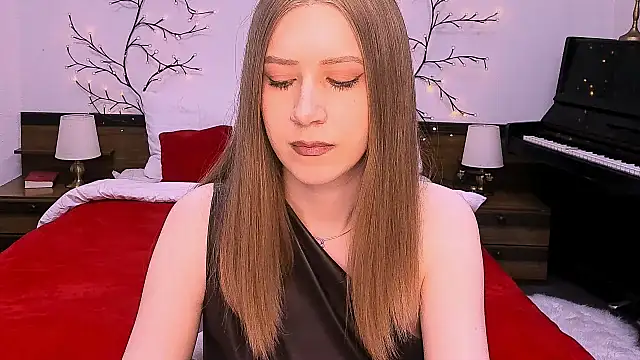 Snapshot of cheeky_chick chatting on 04/14/26, 01:16 cheeky chick online show from 04/14/26, 01:16