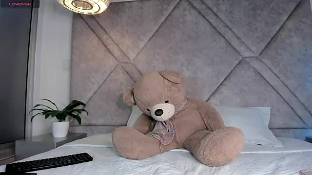 kendall Milleer online show from 07/06/26, 04:08