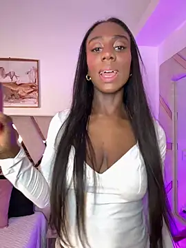 Zoe Ravenn online show from 05/18/26, 03:06