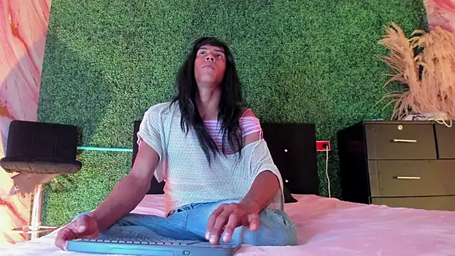 Lexyy lux online show from 04/14/26, 01:38