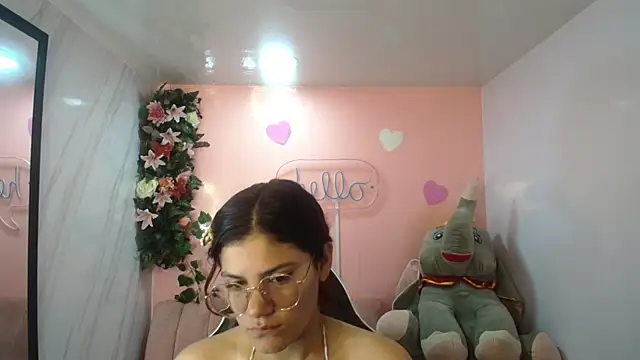 Scarlett jhonson ch online show from 04/15/26, 12:53