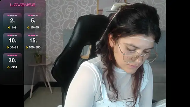 Snapshot of Scarlett_jhonson_ch chatting on 04/19/26, 06:10 Scarlett jhonson ch online show from 04/19/26, 06:10