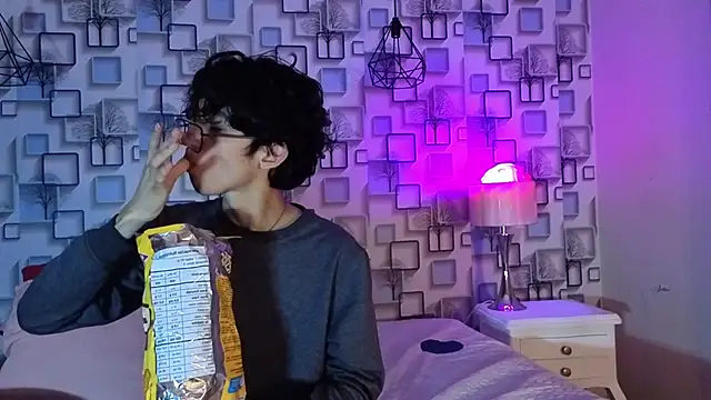 Twink Sebas7 online show from 04/30/26, 12:23