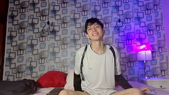 Snapshot of Twink_Sebas7 chatting on 06/10/26, 12:17 Twink Sebas7 online show from 06/10/26, 12:17
