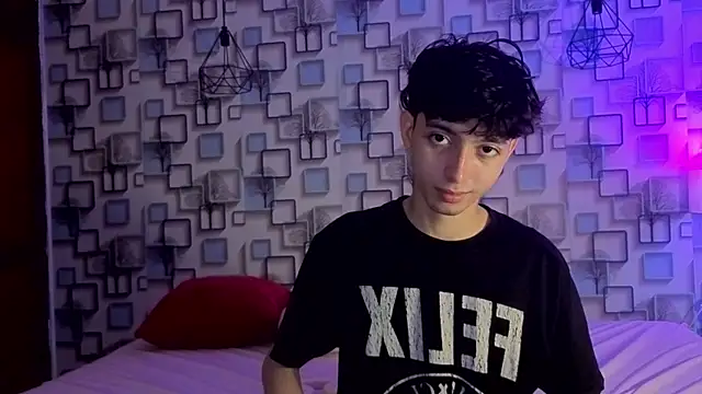 Snapshot of Twink_Sebas7 chatting on 06/14/26, 12:06 Twink Sebas7 online show from 06/14/26, 12:06