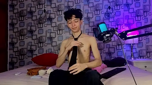 Snapshot of Twink_Sebas7 chatting on 06/12/26, 12:25 Twink Sebas7 online show from 06/12/26, 12:25
