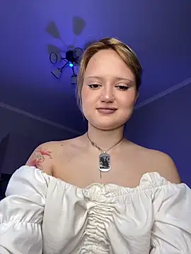 Snapshot of BlondyDream_ chatting on 04/12/26, 05:22 BlondyDream online show from 04/12/26, 05:22