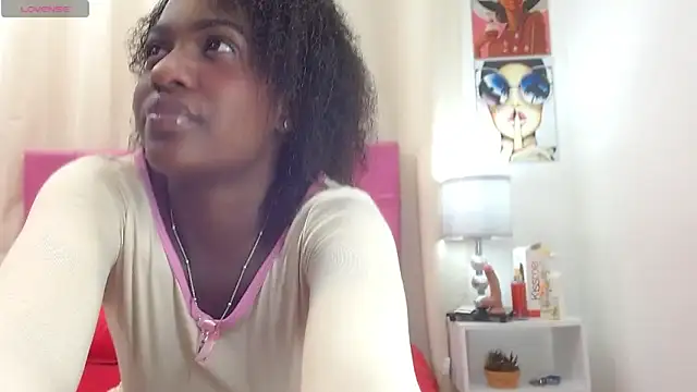 Cassandra Hunt online show from 04/22/26, 01:18