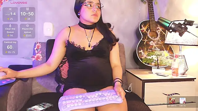 ambar  devon online show from 04/11/26, 08:12