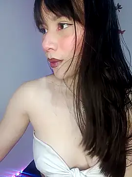 Snapshot of DarlingxX_ chatting on 04/12/26, 01:42 DarlingxX online show from 04/12/26, 01:42