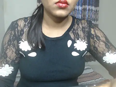 Snapshot of VelvetCoupleLive chatting on 07/13/26, 11:53 VelvetCoupleLive online show from 07/13/26, 11:53