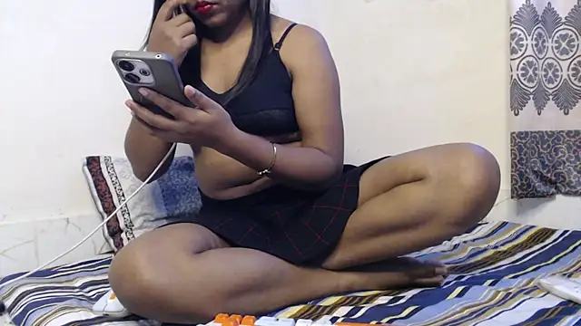 VelvetCoupleLive online show from 05/08/26, 05:22