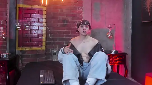 MissaelRossi online show from 04/10/26, 08:38